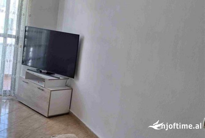 Shtepi me qera 1+1 ne Tirane - 30,000 Leke
