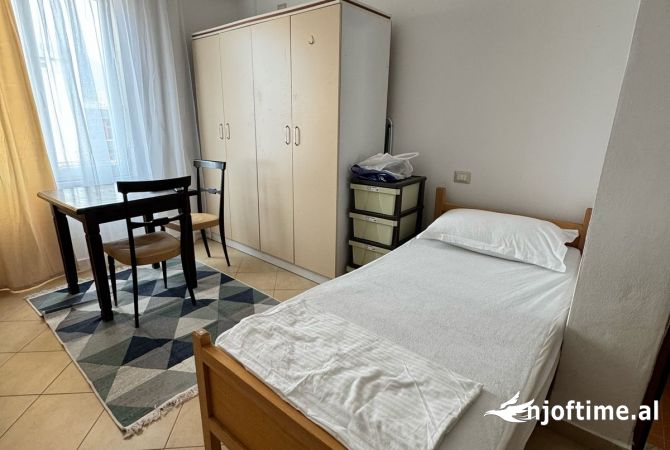 Shtepi me qera Apartament ne Tirane, Garsoniere, Mobilimi E mobiluar, Pagesa 30,000  Leke.