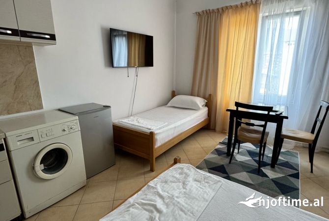 Shtepi me qera Apartament ne Tirane, Garsoniere, Mobilimi E mobiluar, Pagesa 30,000  Leke.
