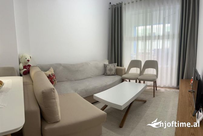 Shtepi me qera 1+1 ne Tirane - 35,000 Leke