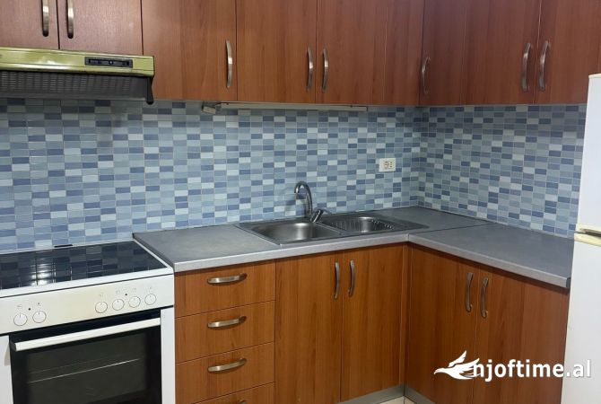 Shtepi me qera 1+1 ne Tirane - 40,000 Leke