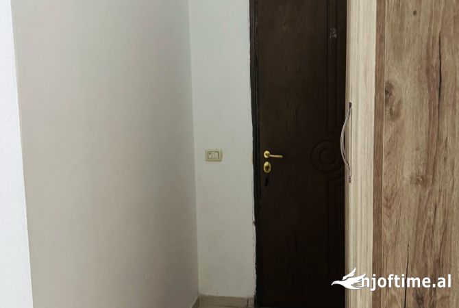 Shtepi me qera Apartament ne Tirane, 1+1, Mobilimi E mobiluar, Pagesa 40,000  Leke.