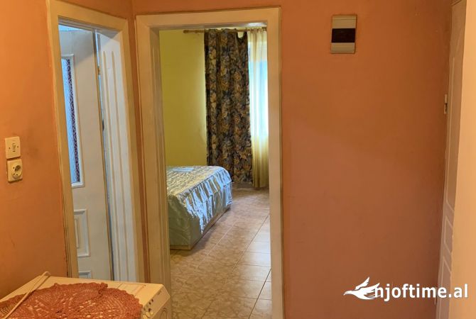 Shtepi me qera Apartament ne Tirane, 1+1, Mobilimi E mobiluar, Pagesa 40,000  Leke.