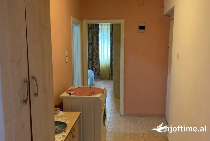 Shtepi me qera Apartament ne Tirane, 1+1, Mobilimi E mobiluar, Pagesa 40,000  Leke.