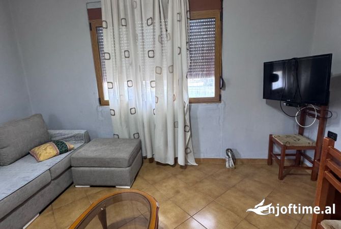 Shtepi me qera 1+1 ne Tirane - 40,000 Leke