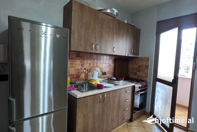 Shtepi me qera 1+1 ne Tirane - 40,000 Leke