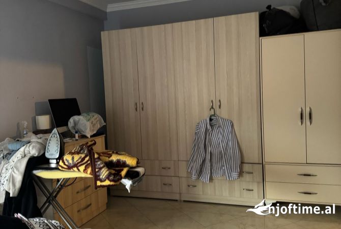 Shtepi me qera Apartament ne Tirane, 1+1, Mobilimi E mobiluar, Pagesa 450  Euro.