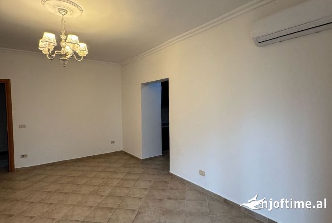 Shtepi me qera Apartament ne Tirane, 2+1, Mobilimi E mobiluar, Pagesa 700  Euro.