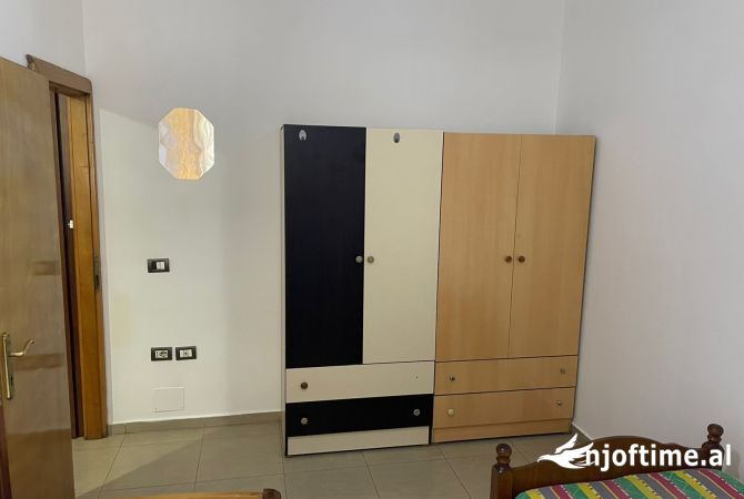 Shtepi me qera 1+1 ne Tirane - 30,000 Leke