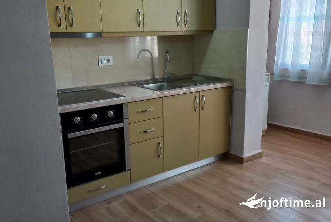 Shtepi me qera 2+1 ne Tirane - 550 Euro