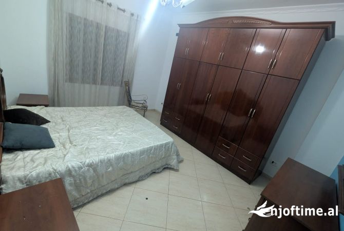 Shtepi me qera Apartament ne Tirane, 2+1, Mobilimi E mobiluar, Pagesa 40,000  Leke.