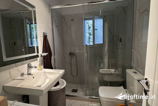 Shtepi me qera Apartament ne Tirane, 1+1, Mobilimi E mobiluar, Pagesa 40,000  Leke.