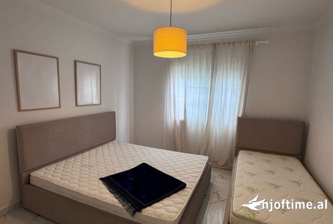 Shtepi me qera Apartament ne Tirane, 1+1, Mobilimi E mobiluar, Pagesa 40,000  Leke.
