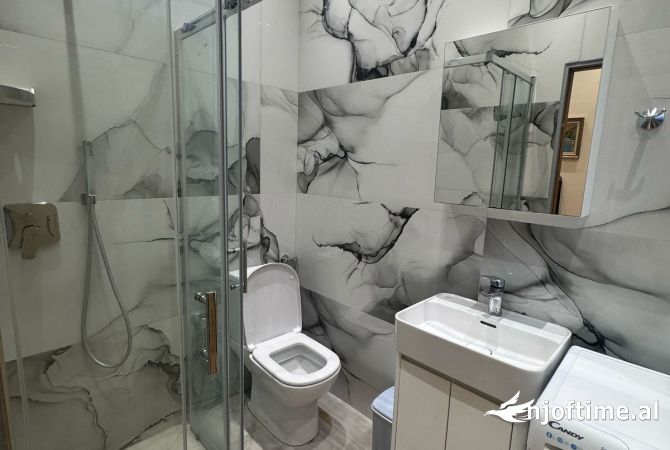 Shtepi me qera Apartament ne Tirane, 2+1, Mobilimi E mobiluar, Pagesa 65,000  Leke.