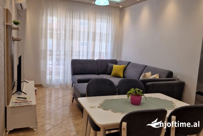 Shtepi me qera 2+1 ne Tirane - 800 Euro
