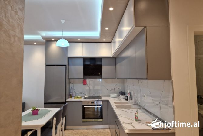 Shtepi me qera 2+1 ne Tirane - 800 Euro