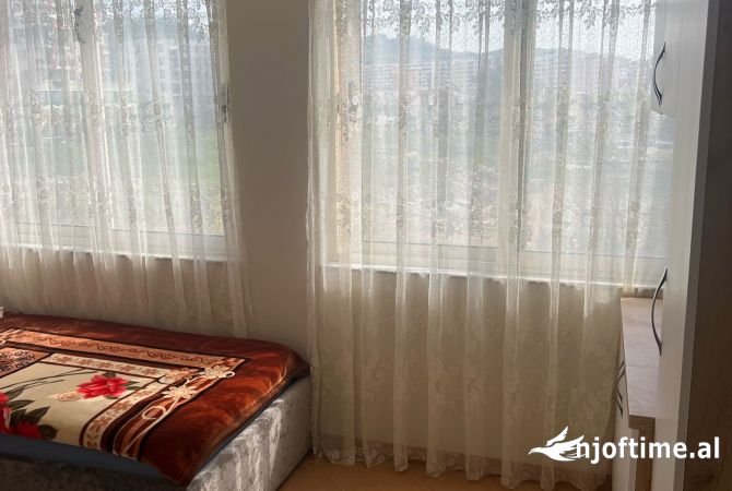 Shtepi me qera Apartament ne Tirane, 2+1, Mobilimi E mobiluar, Pagesa 40,000  Leke.