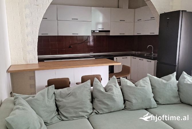 Shtepi me qera 1+1 ne Tirane - 450 Euro