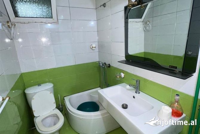 Shtepi me qera Apartament ne Tirane, 1+1, Mobilimi E mobiluar, Pagesa 30,000  Leke.
