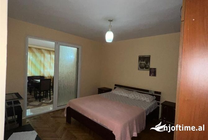 Shtepi me qera 1+1 ne Tirane - 30,000 Leke