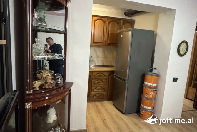 Shtepi me qera 2+1 ne Tirane - 400 Euro