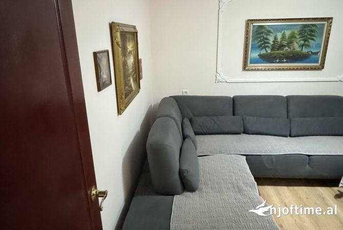 Shtepi me qera 2+1 ne Tirane - 400 Euro