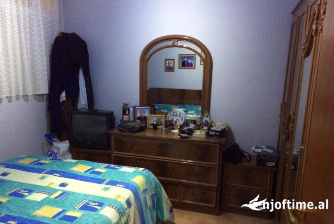 Shtepi me qera Apartament ne Tirane, 2+1, Mobilimi E mobiluar, Pagesa 50,000  Leke.