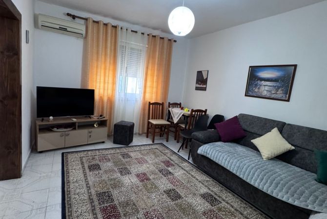 Shtepi me qera 2+1 ne Tirane - 45,000 Leke