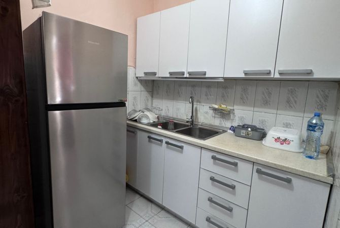 Shtepi me qera Apartament ne Tirane, 2+1, Mobilimi E mobiluar, Pagesa 45,000  Leke.