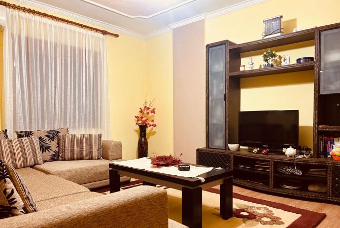 Shtepi me qera Apartament ne Tirane, 2+1, Mobilimi E mobiluar, Pagesa 390  Euro.