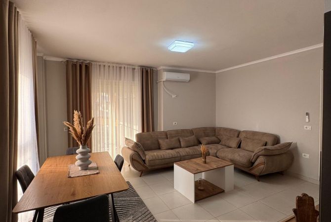 Shtepi me qera Apartament ne Tirane, 2+1, Mobilimi E mobiluar, Pagesa 750  Euro.