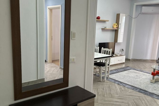 Shtepi me qera Apartament ne Tirane, 1+1, Mobilimi E mobiluar, Pagesa 450  Euro.