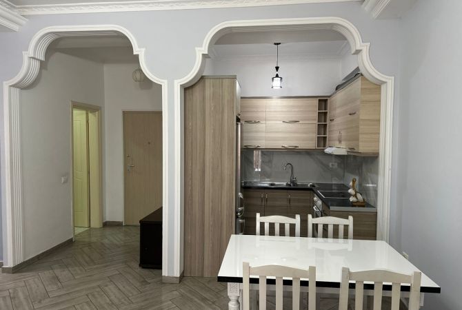 Shtepi me qera Apartament ne Tirane, 1+1, Mobilimi E mobiluar, Pagesa 450  Euro.