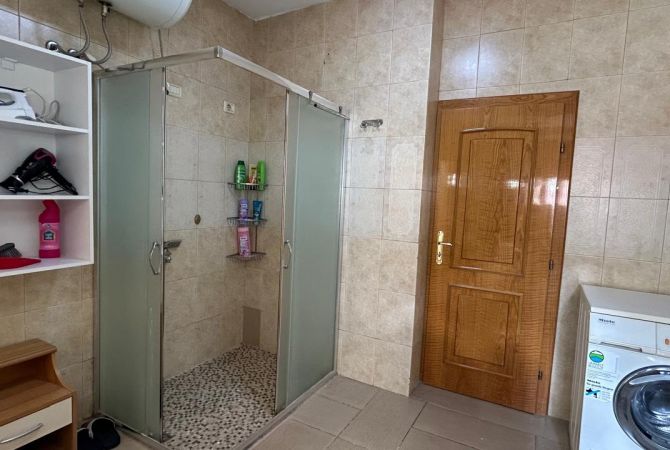 Shtepi me qera Apartament ne Tirane, 2+1, Mobilimi E mobiluar, Pagesa 600  Euro.