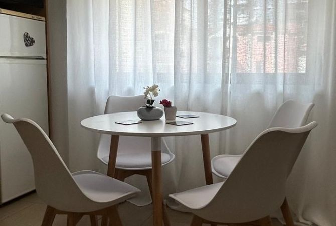 Shtepi me qera Apartament ne Tirane, 2+1, Mobilimi E mobiluar, Pagesa 600  Euro.