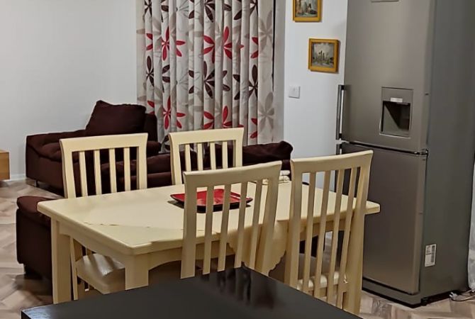 Shtepi me qera Apartament ne Tirane, 2+1, Mobilimi E mobiluar, Pagesa 500  Euro.