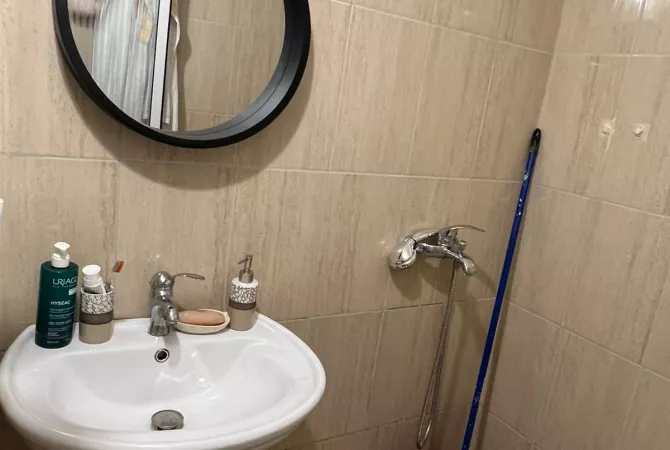 Shtepi me qera Apartament ne Tirane, 1+1, Mobilimi E mobiluar, Pagesa 350  Euro.