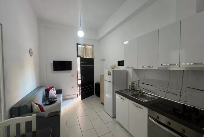Shtepi me qera Apartament ne Tirane, 1+1, Mobilimi E mobiluar, Pagesa 350  Euro.