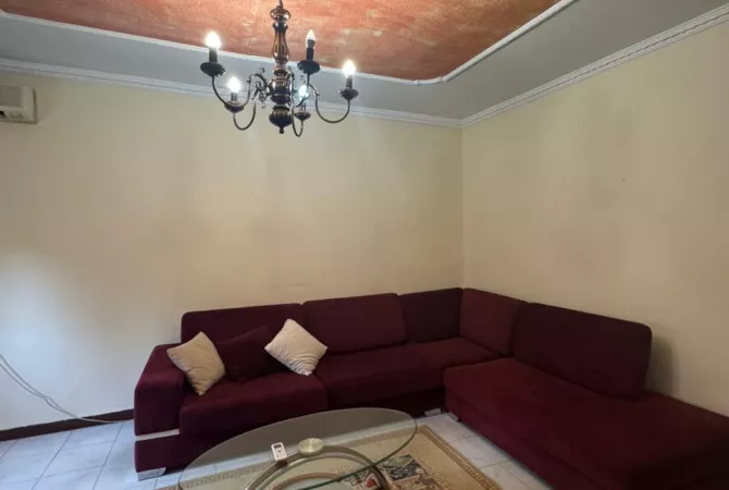 Shtepi me qera 1+1 ne Tirane - 40,000 Leke