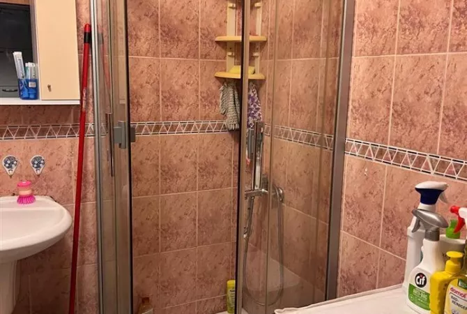 Shtepi me qera 2+1 ne Tirane - 660 Euro