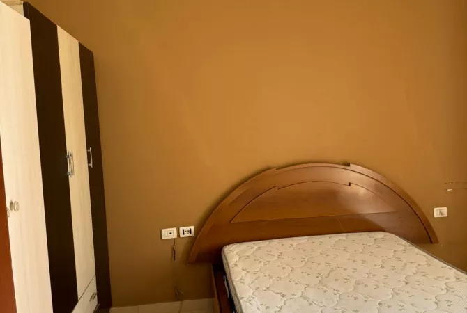 Shtepi me qera 1+1 ne Tirane - 40,000 Leke
