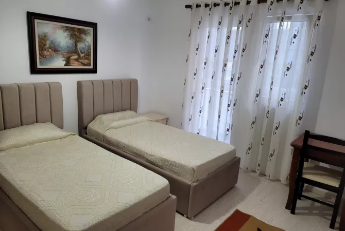 Shtepi me qera Apartament ne Tirane, 2+1, Mobilimi E mobiluar, Pagesa 65,000  Leke.