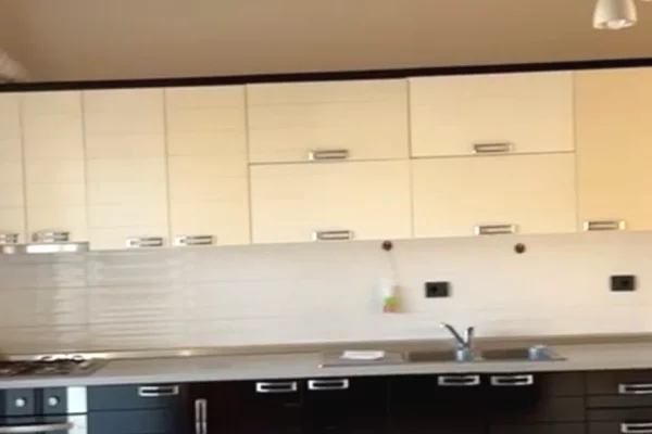 Shtepi me qera 1+1 ne Tirane - 35,000 Leke