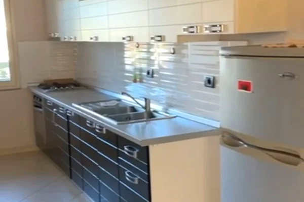 Shtepi me qera 1+1 ne Tirane - 35,000 Leke