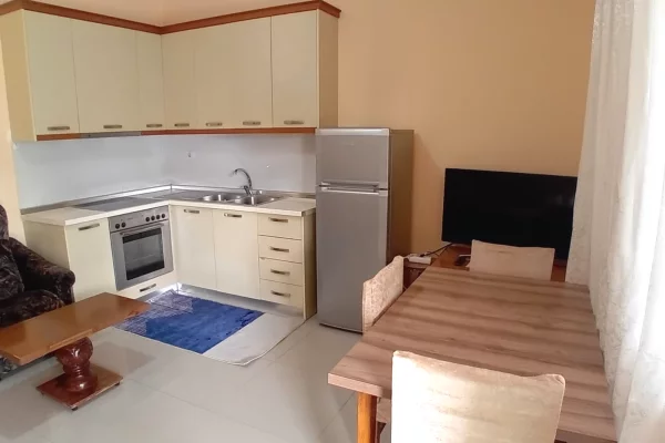 Shtepi me qera Apartament ne Tirane, 1+1, Mobilimi E mobiluar, Pagesa 35,000  Leke.