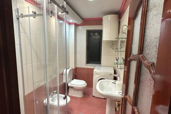 Shtepi me qera 2+1 ne Tirane - 550 Euro