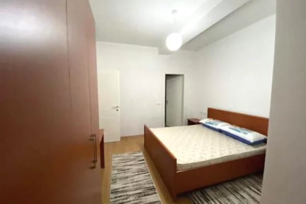 Shtepi me qera 3+1 ne Tirane - 65,000 Leke