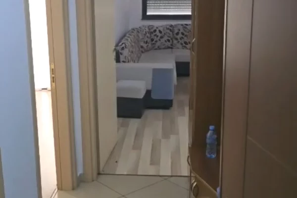 Shtepi me qera Apartament ne Tirane, 1+1, Mobilimi E mobiluar, Pagesa 40,000  Leke.