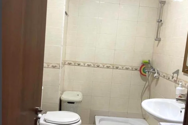 Shtepi me qera 1+1 ne Tirane - 50,000 Leke