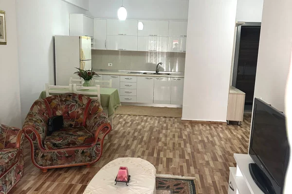 Shtepi me qera Apartament ne Tirane, 1+1, Mobilimi E mobiluar, Pagesa 45,000  Leke.